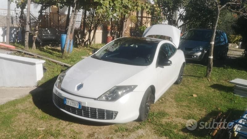Usata Renault Laguna Coupé 175 CV (128 kW) 2012 Bianco Coupé