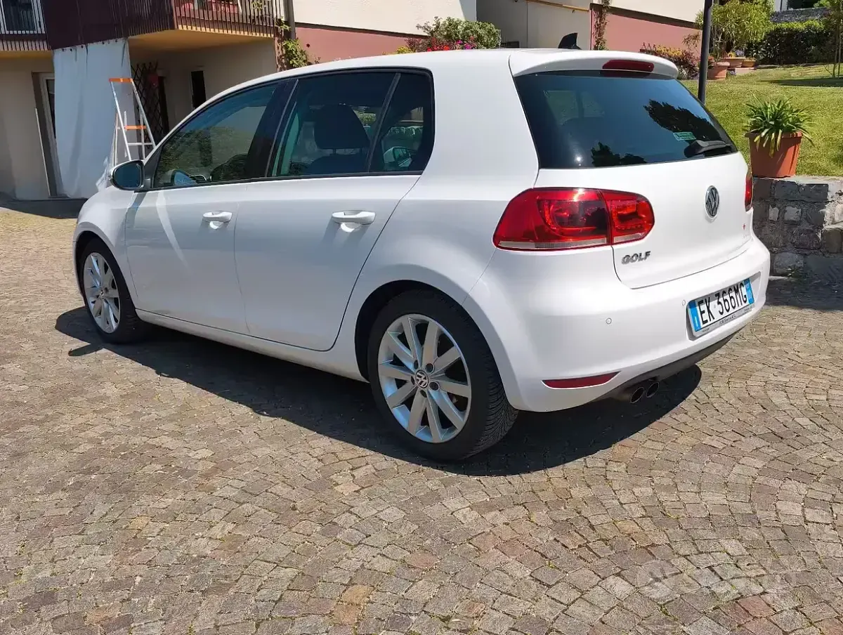 Usata VW Golf VI Highline 140 CV (102 kW) 2011 Bianco Utilitaria