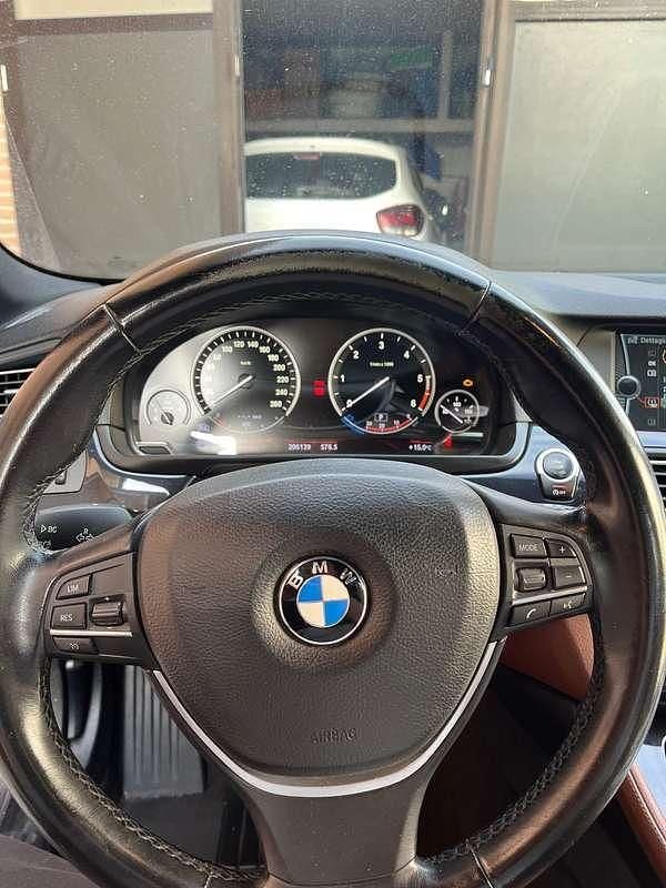 Usata BMW 530 Luxury Line 258 CV (189 kW) 2012 Nero Berlina