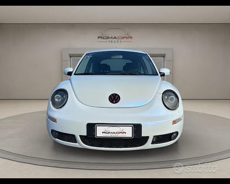 Begagnad VW New Beetle GTI 102 HK (75 kW) 2001 Vit Halvkombi