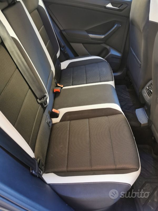 Usata VW T-Roc Advance 116 CV (85 kW) 2020 Grigio SUV