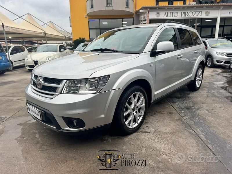 Usata Fiat Freemont 170 CV (125 kW) 2012 Grigio SUV