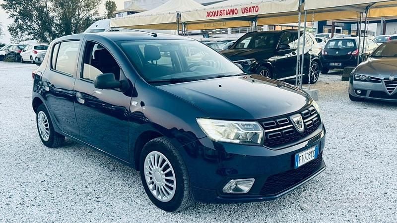 Blu Usata 2019 Dacia Sandero Comfort Due volumi | 5900 € (Super prezzo) - Immagine 1/4