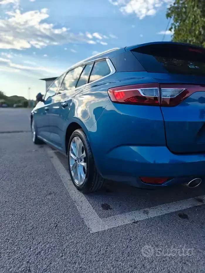 Usata Renault Mégane GrandTour 116 CV (85 kW) 2019 Bluazzurro Station wagon