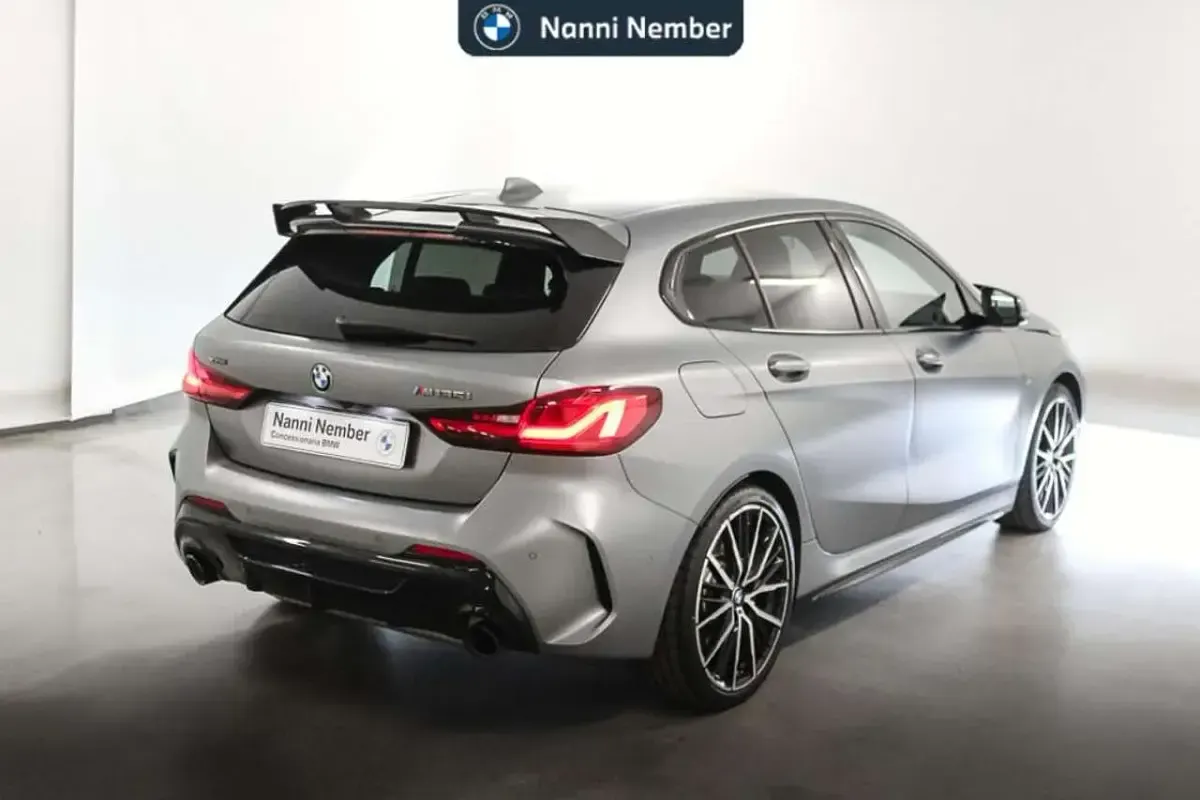 Usata BMW 135 306 CV (225 kW) 2023 Frozen pure grey metallizzato Utilitaria