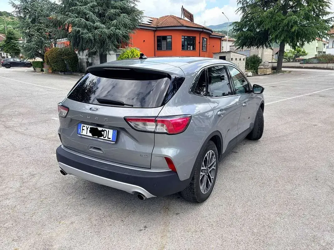 Usata Ford Kuga Titanium 224 CV (164 kW) 2020 Argento SUV