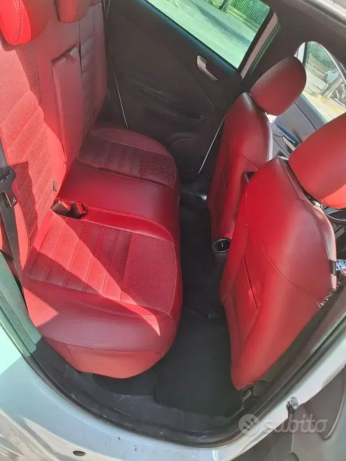 Usata Alfa Romeo Giulietta Quadrifoglio 235 CV (172 kW) 2010 Bianco Utilitaria