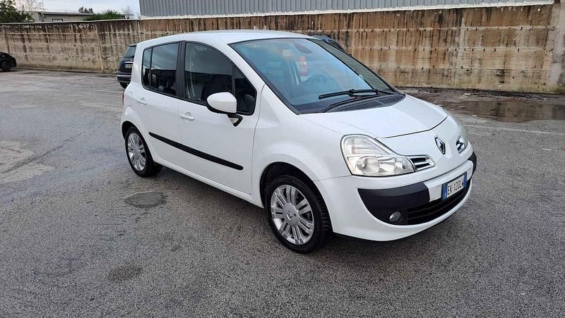 Usata Renault Modus 103 CV (75 kW) 2012 Bianco Monovolume