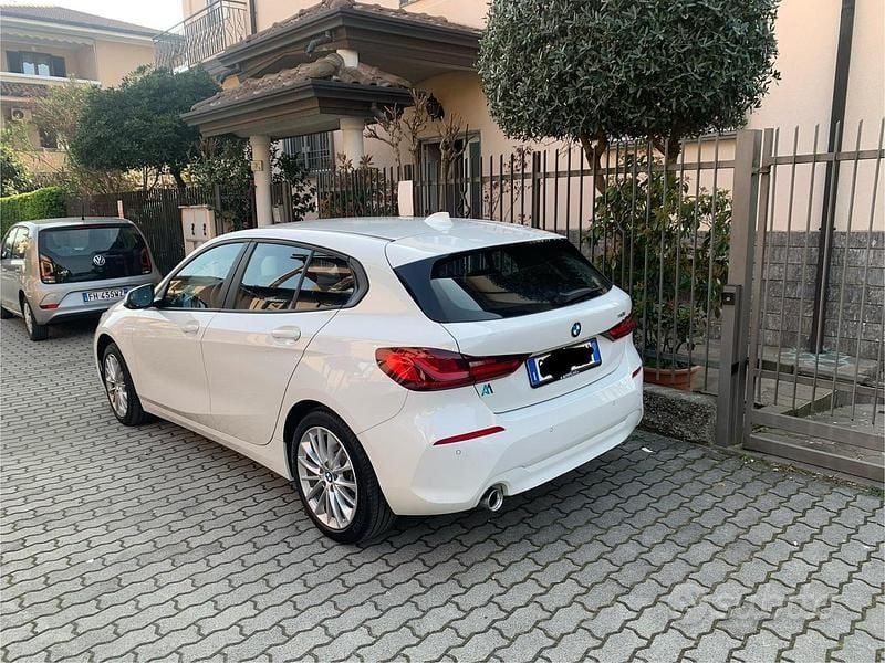 Usata BMW 118 Advantage 140 CV (102 kW) 2020 Bianco Utilitaria