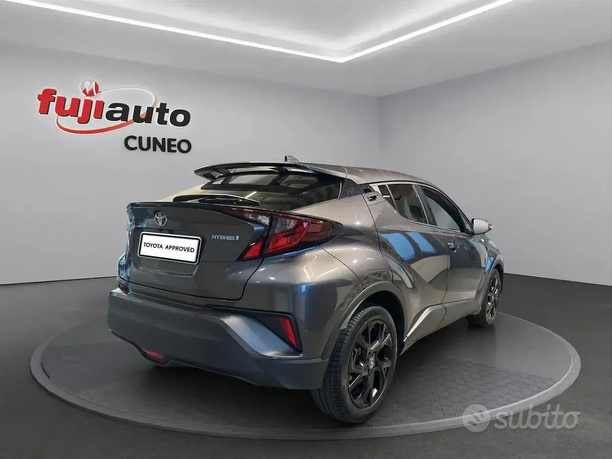 Usata Toyota C-HR Trend 122 CV (89 kW) 2022 Dark grey met SUV