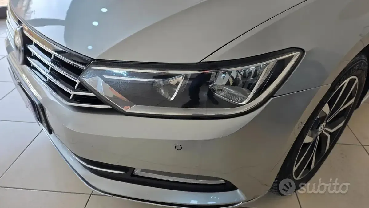 Usata VW Passat Highline 150 CV (110 kW) 2015 Grigio Station wagon