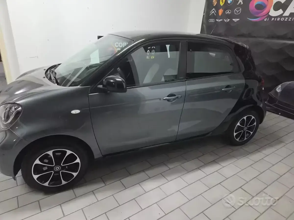 Usata Smart ForFour Prime 71 CV (52 kW) 2016 Nero Utilitaria