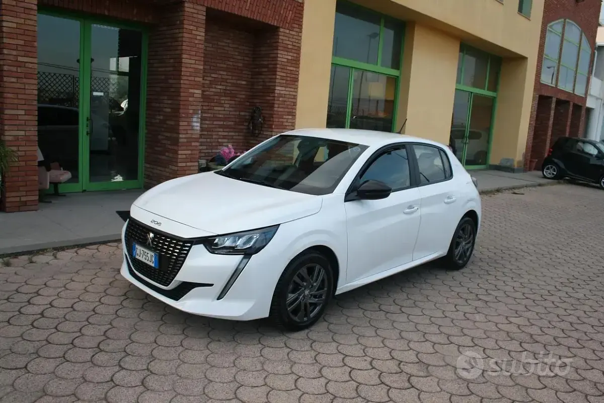 Usata Peugeot 208 Active 102 CV (75 kW) 2022 Bianco Utilitaria
