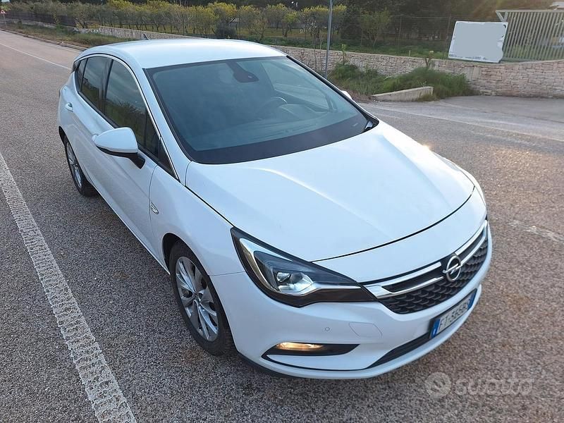 Usata Opel Astra 110 CV (80 kW) 2018 Bianco Berlina
