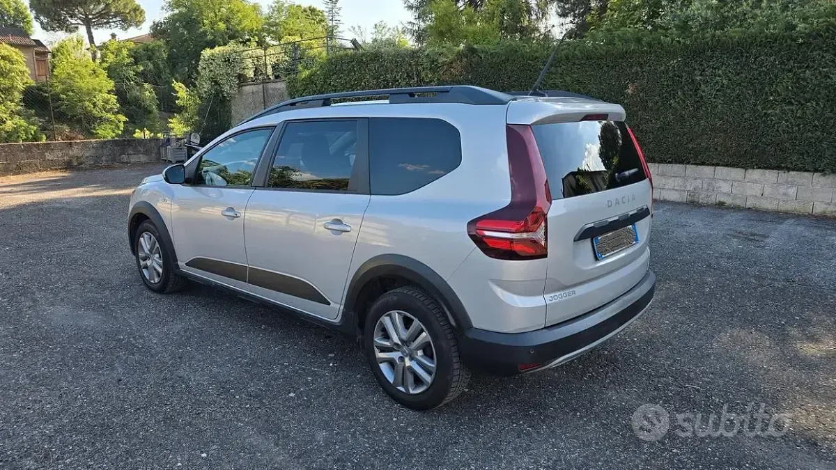 Usata Dacia Jogger Extreme 101 CV (74 kW) 2022 Grigio Monovolume