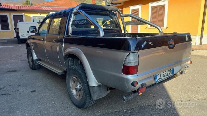 Usata Mitsubishi L200 116 CV (85 kW) 2003 Blu Pick-up