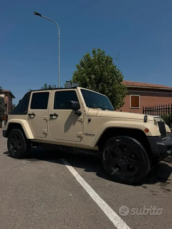 Usata Jeep Wrangler Unlimited Sahara 200 CV (147 kW) 2011 SUV