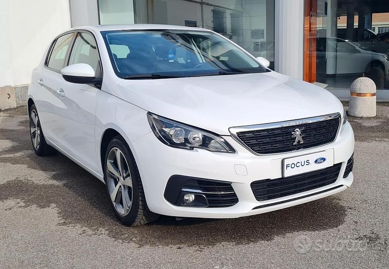 Usata Peugeot 308 Active 102 CV (75 kW) 2019 Bianco Berlina