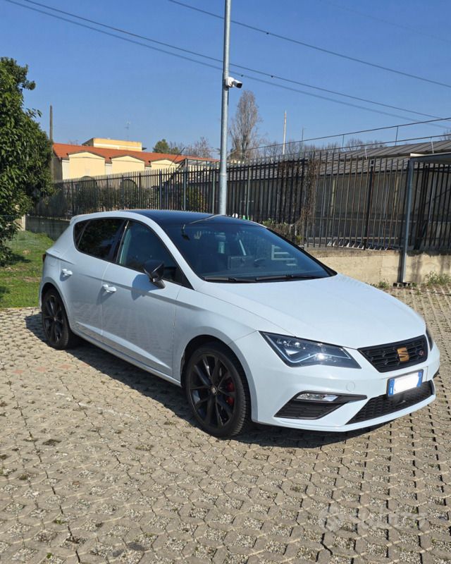 Usata Seat Leon Black Edition 165 CV (121 kW) 2020 Berlina