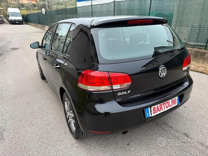 Usata VW Golf VI Comfortline 105 CV (77 kW) 2010 Nero Utilitaria