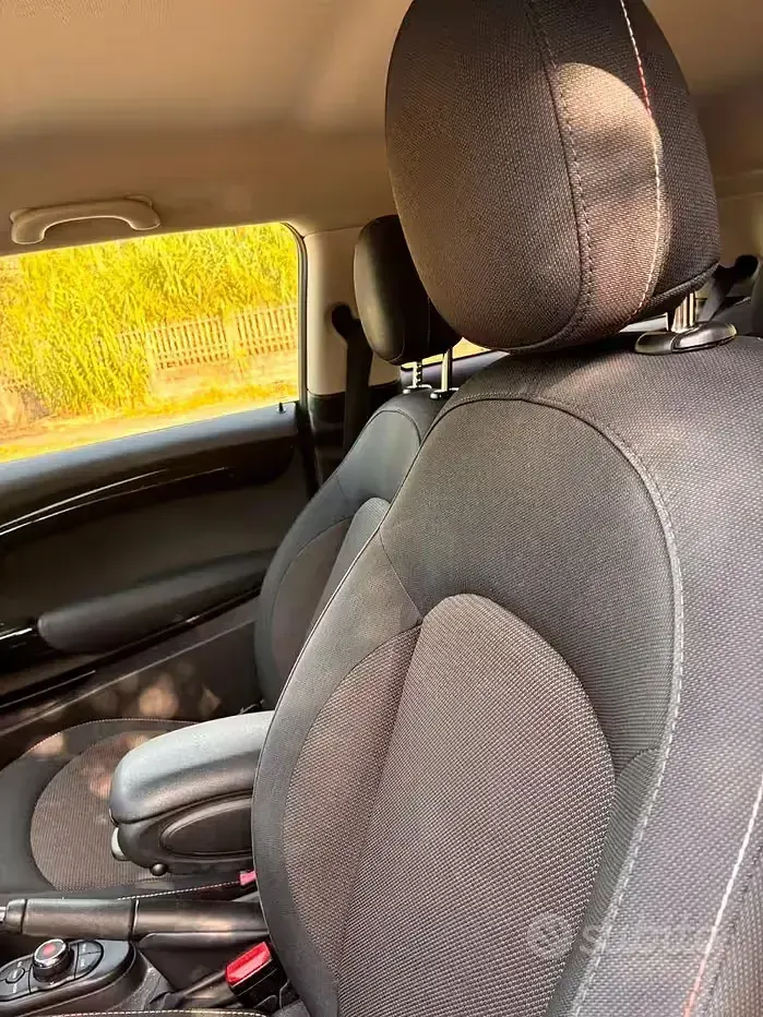 Usata Mini Cooper D 116 CV (85 kW) 2018 Verde Utilitaria