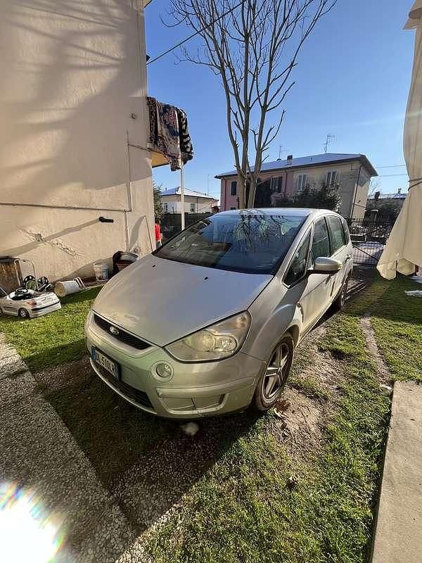 Usata Ford S-MAX Titanium 140 CV (102 kW) 2007 Monovolume
