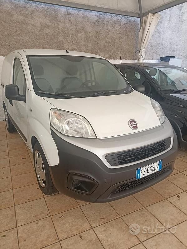 Bianco Usata 2019 Fiat Fiorino Monovolume | 9900 € (Cara) - Immagine 1/4