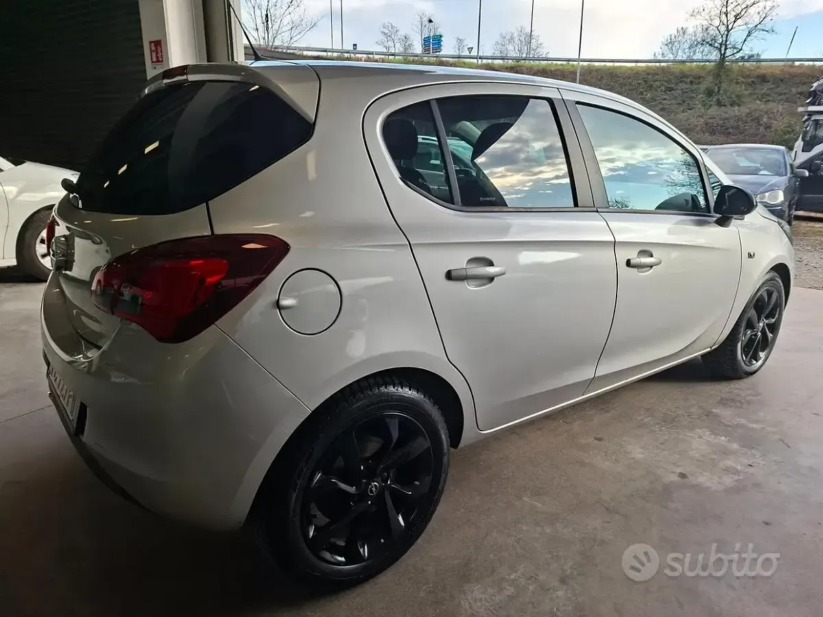 Usata Opel Corsa 90 CV (66 kW) 2016 Grigio Utilitaria