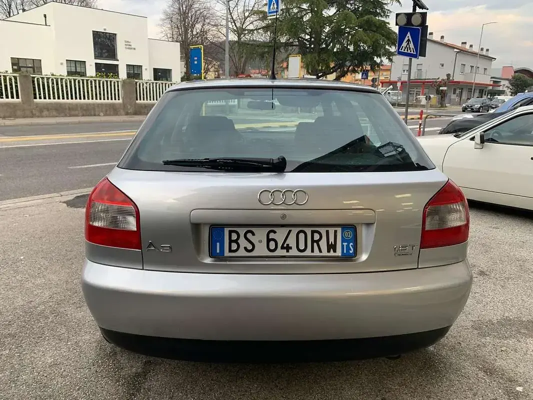 Usata Audi A3 Ambiente 150 CV (110 kW) 2002 Argento Utilitaria
