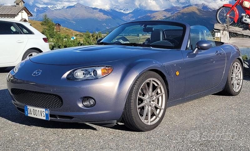 Grigio Usata 2006 Mazda MX5 High Cabrio | 14.800 € (Cara) - Immagine 1/4