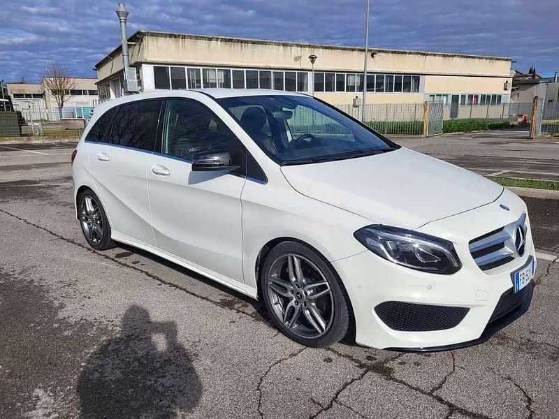 Usata Mercedes B200 Premium 136 CV (100 kW) 2015 Monovolume