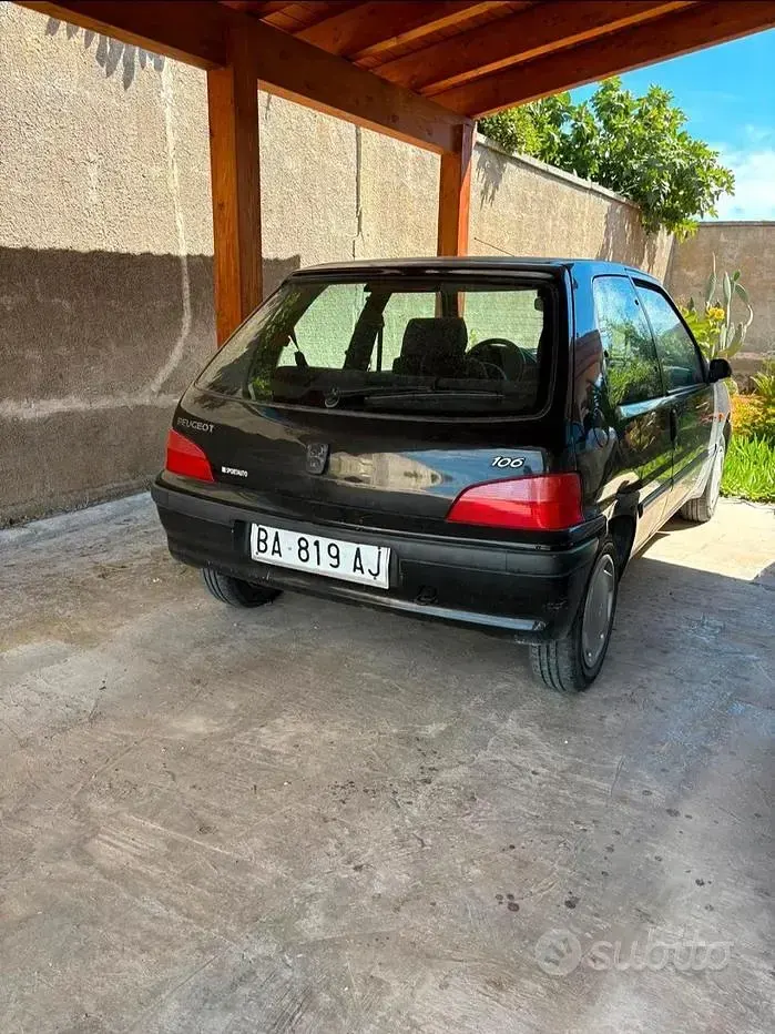 Usata Peugeot 106 50 CV (36 kW) 1998 Nero Utilitaria