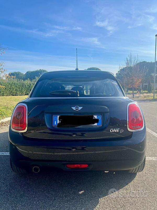 Usata Mini Cooper 95 CV (69 kW) 2018 Nero Utilitaria