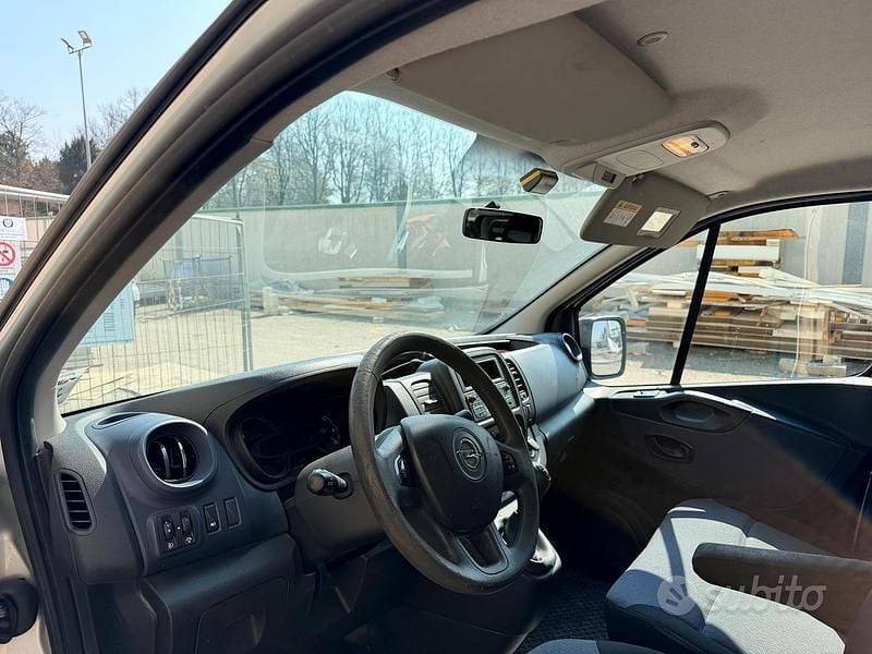 Occasion Opel Vivaro 2015 Gris Monospace