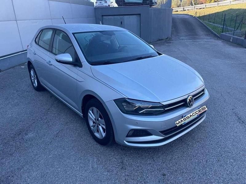 Usata VW Polo Comfortline 58 CV (42 kW) 2017 Argento Berlina