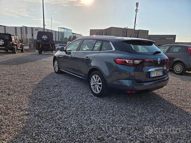 Usata Renault Mégane GrandTour 95 CV (69 kW) 2019 Grigio Station wagon