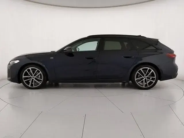 Usata Audi A5 S-Line 204 CV (150 kW) 2025 Blu firmamento metallizzato Station wagon