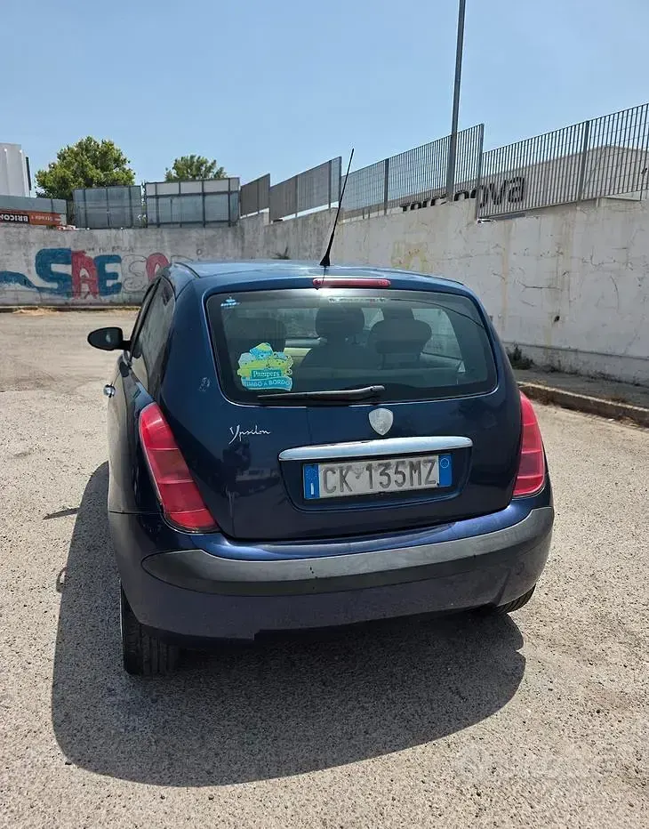 Usata Lancia Ypsilon 69 CV (50 kW) 2003 Nero Utilitaria