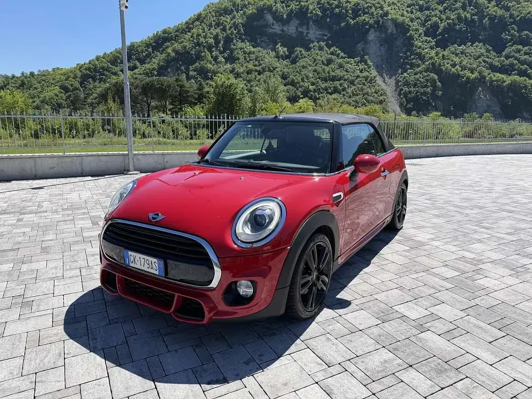 Usata Mini John Cooper Works Cabriolet 136 CV (100 kW) 2017 Rosso Cabrio