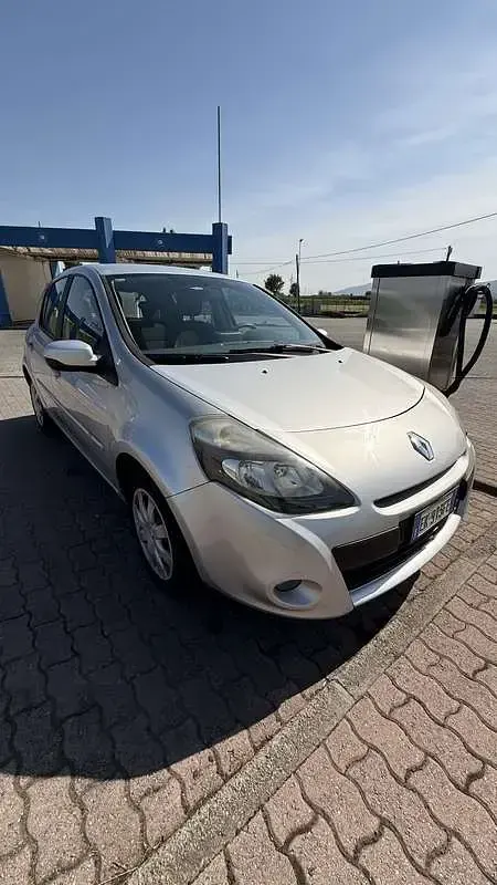 Usata Renault Clio II 75 CV (55 kW) 2011 Berlina