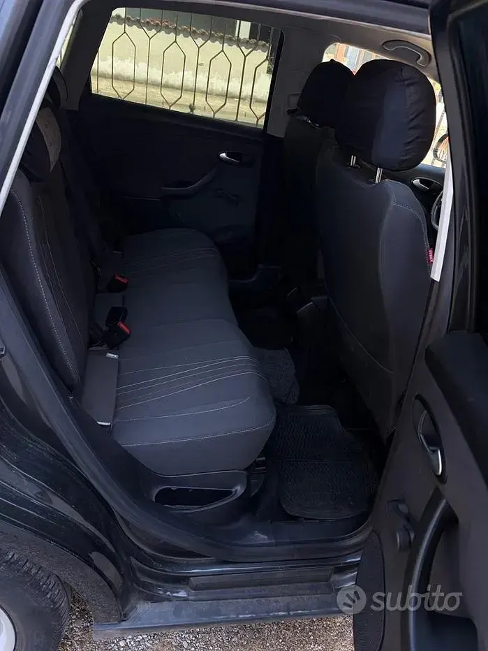 Usata Seat Altea 102 CV (75 kW) 2011 Grigio SUV