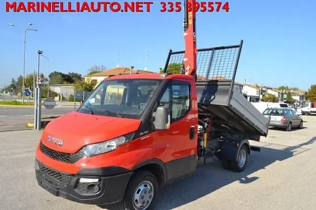 Usata Iveco Daily 126 CV (92 kW) 2016 Rosso Cabrio
