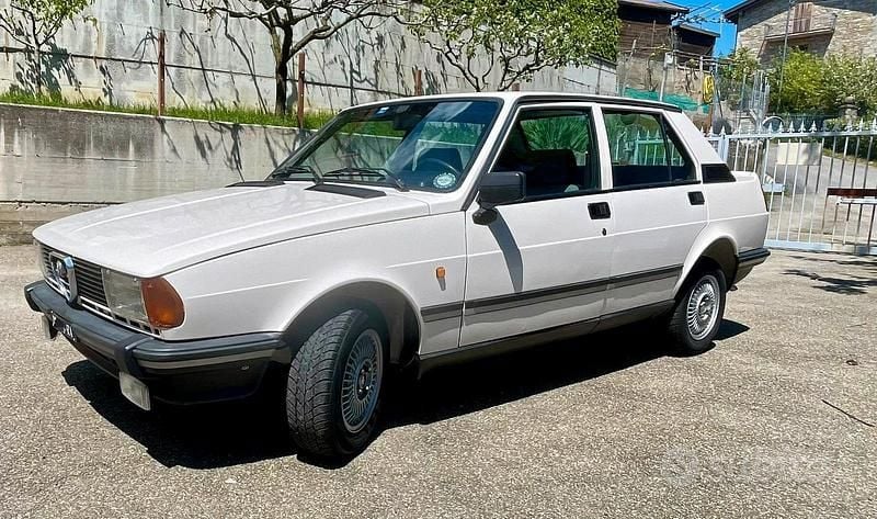 Bianco Usata 1983 Alfa Romeo Giulietta Tre volumi | 7500 € - Immagine 1/4