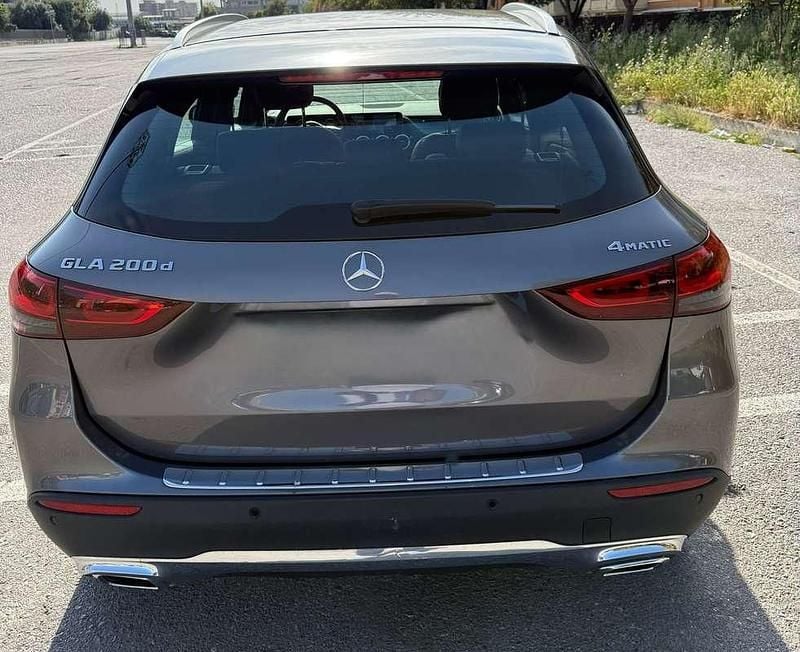 Usata Mercedes GLA200 Premium 150 CV (110 kW) 2020 Grigio SUV