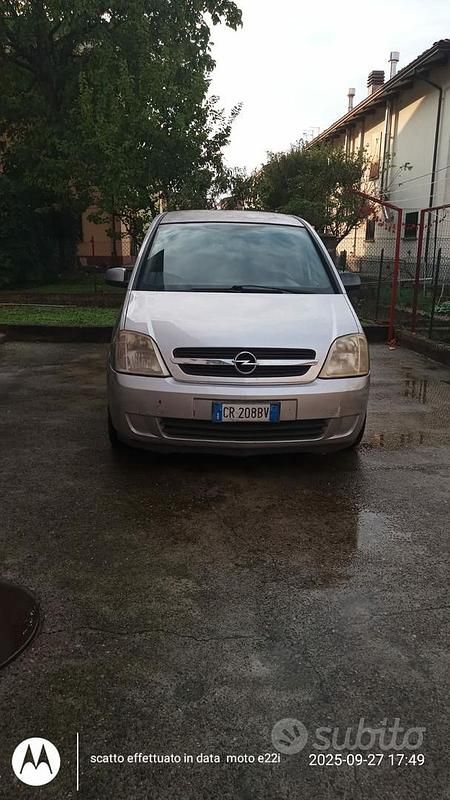 Usata Opel Meriva 101 CV (74 kW) 2004 Grigio Monovolume