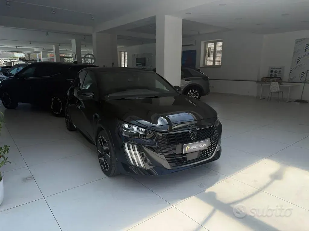 Usata Peugeot 208 GT 136 CV (100 kW) 2025 Nero metallizzato Utilitaria