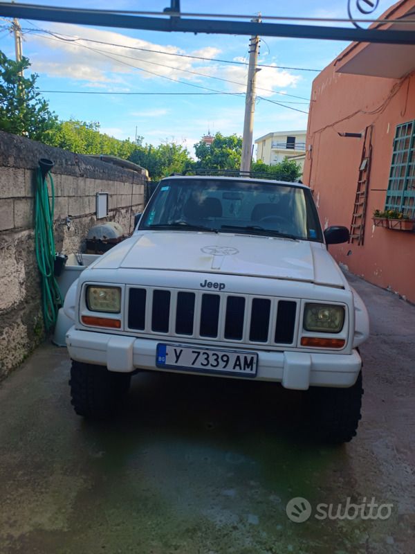 Usata 1997 Jeep Cherokee SUV | 2300 € (Ottimo prezzo) - Immagine 1/4