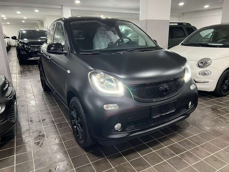 Usata Smart ForFour Passion 71 CV (52 kW) 2019 Blu marine Utilitaria