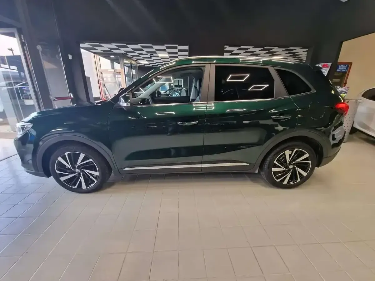 Usado MG ZS Luxury 101 CV (74 kW) 2025 Verde SUV