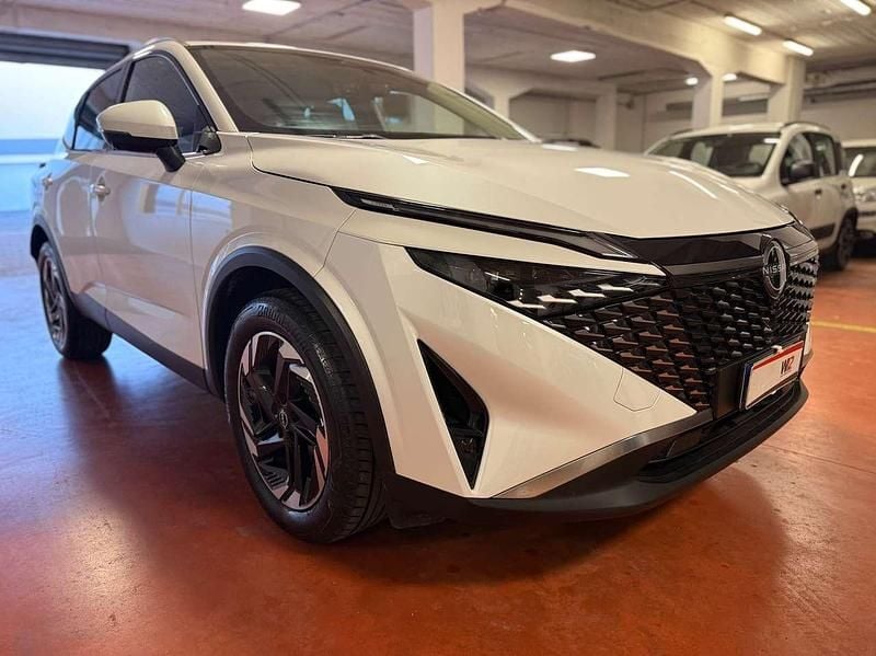 Usata Nissan Qashqai N-Connecta 158 CV (116 kW) 2024 White pearl brillant SUV